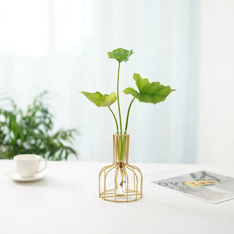 1pc Hollow Out Iron Art Golden Vase, Home Living Room Transparent Simulation Flower Dried Flower Arrangement Container