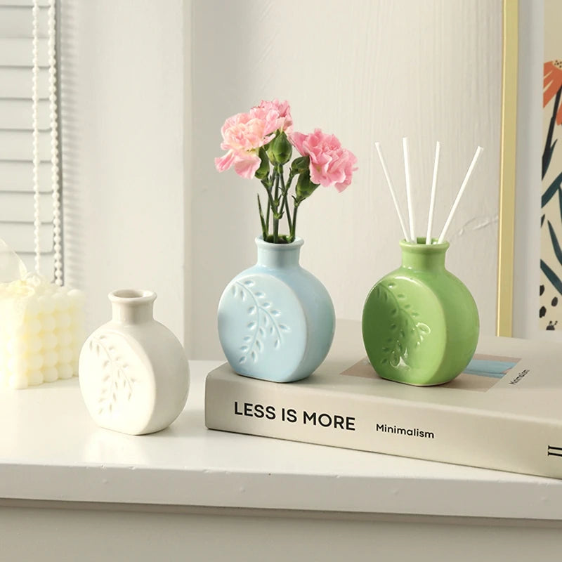 INS Ceramic Flower Vase Mini Nordic Flower Bottle Flowers Arrangement Pot for Home Office Ornaments Dining Room Wedding Decor