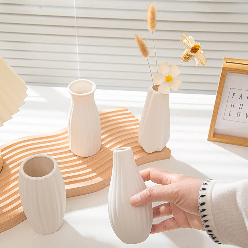 White Ceramic Vases Nordic Decorative Vasen Ornaments Home Living Room Decor Flower Arrangements Sketching Props Desktop Decor